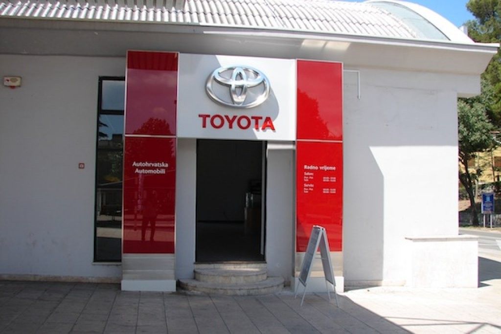 Salon Toyota